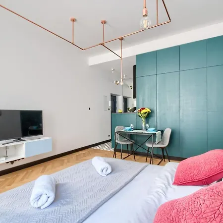 P&O Serviced Apartments Old Town Square Studio Warsaw Exterior photo